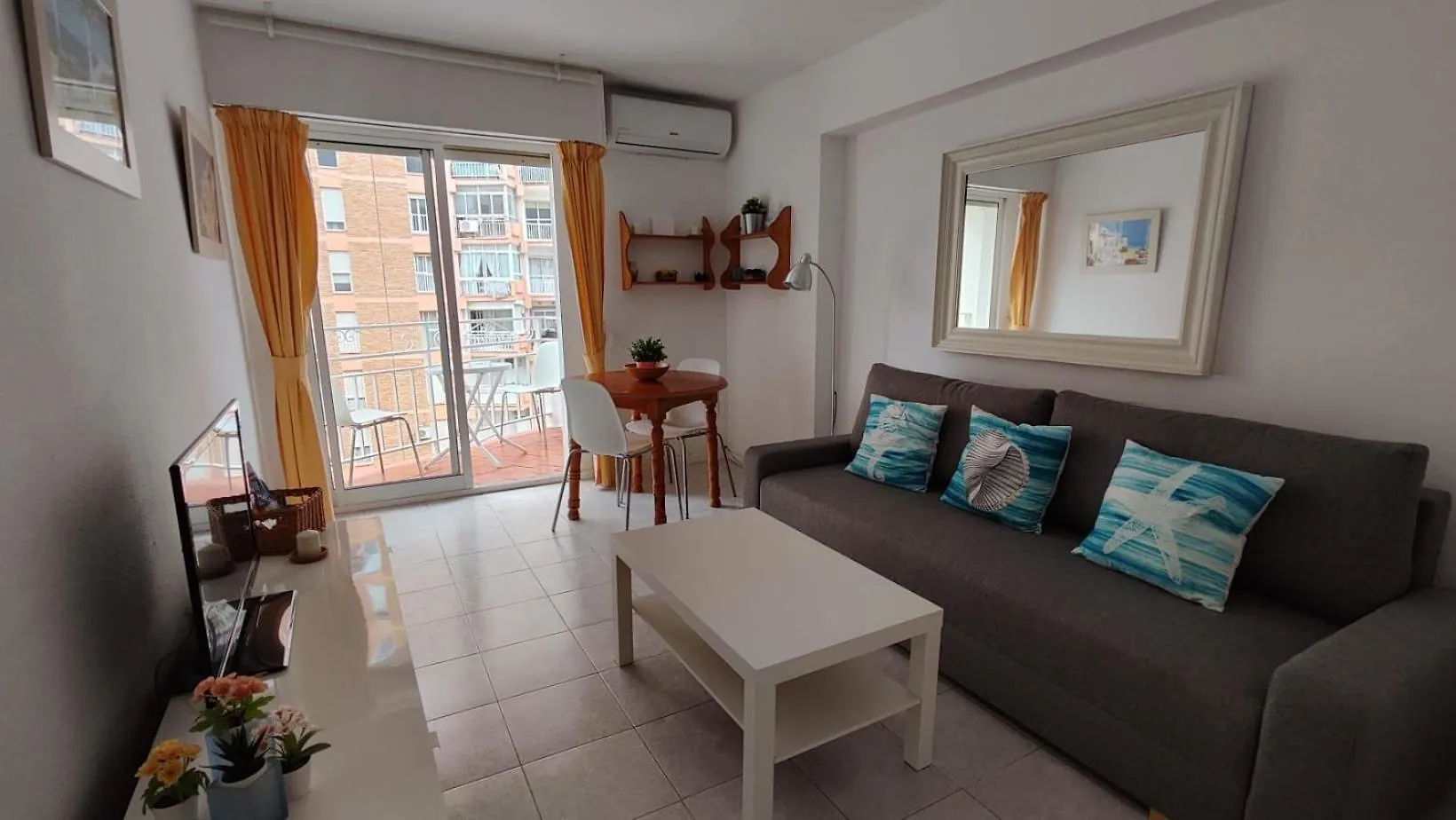 Acuario Apartments Benalmadena 1 Bedroom, 2 Bathrooms